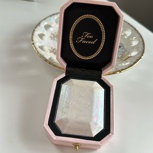 Too faced diamond fire highlighter blush